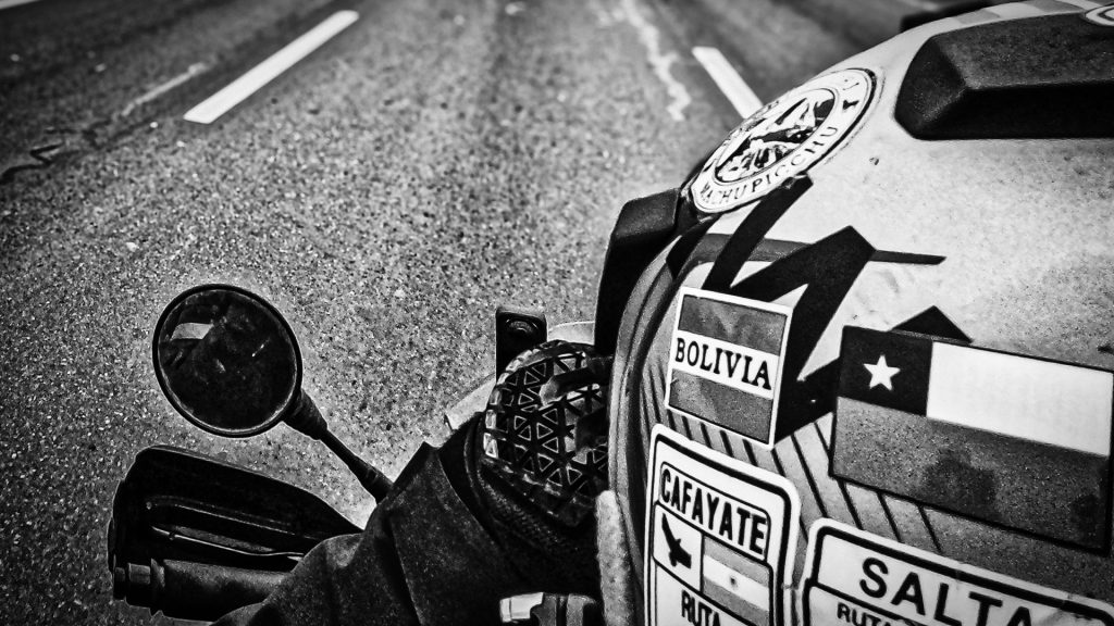 Casque BMW GS Carbon sur les routes de Bolivie